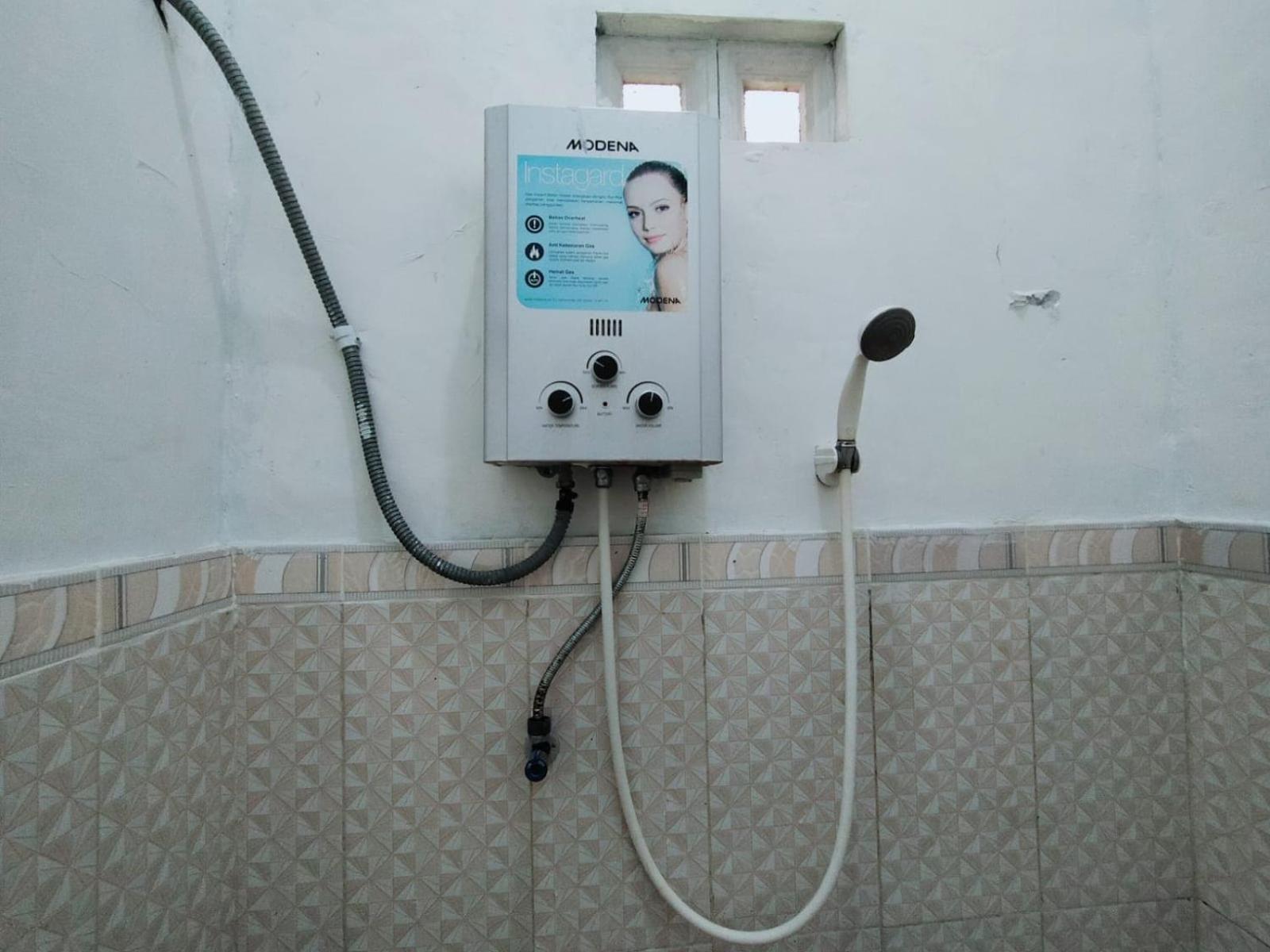 Hotel Griya Annisa Tegal  Zewnętrze zdjęcie